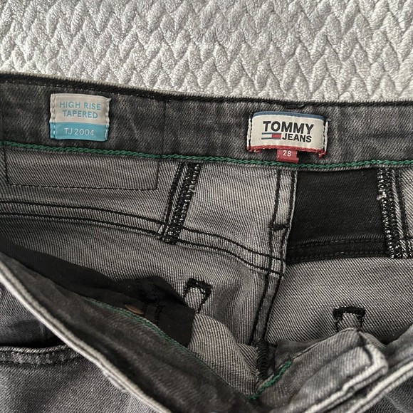Tommy Hilfiger Y2K LOOK Mom Jeans, Cotton, High Rise tapered Grey Size 28 - Picture 6 of 12